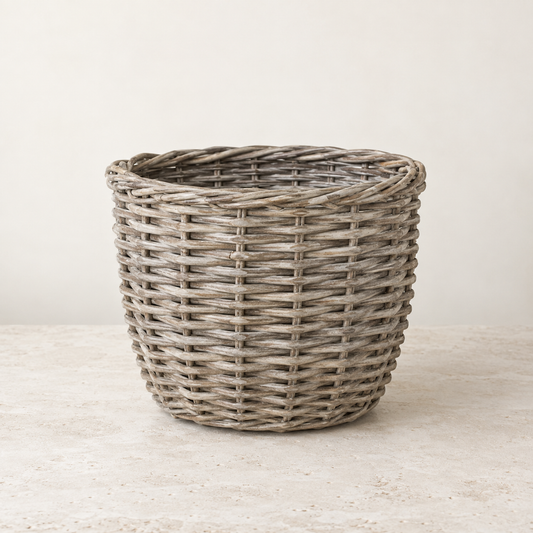 Cache-pot osier gris mat — Ø20 cm — visuel illustratif généré